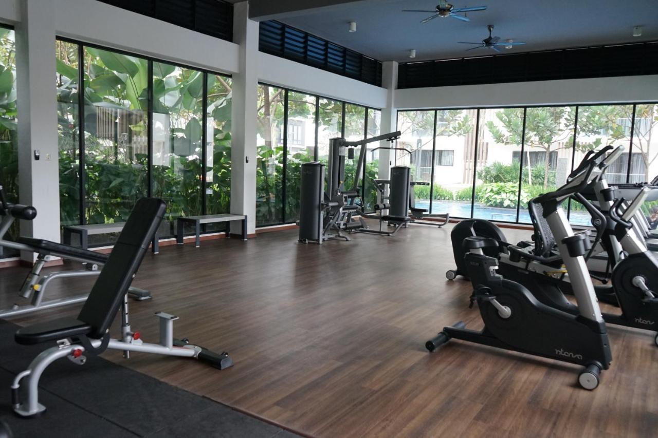 Friends & Family Apartment At Midhill Genting 8Pax Free Wifi Genting Highlands Exterior photo
