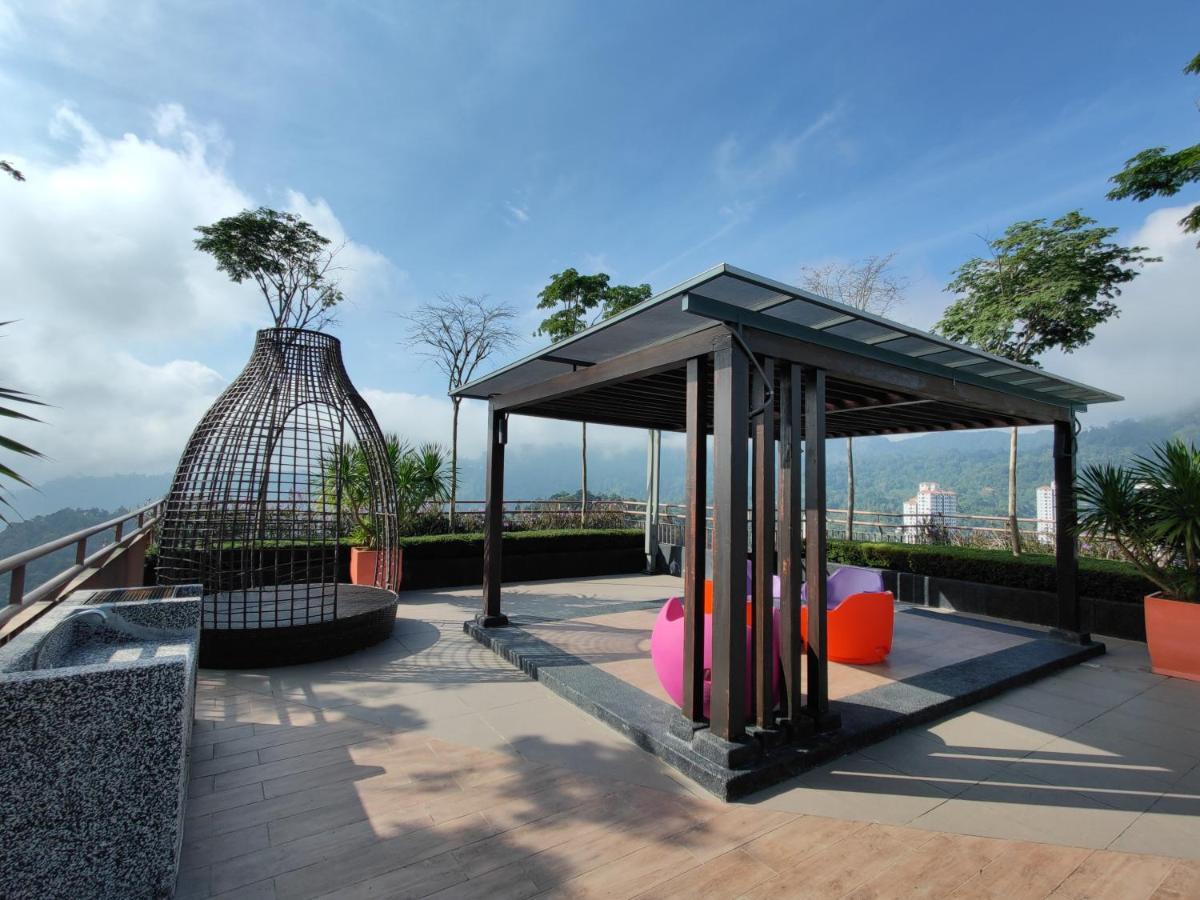 Friends & Family Apartment At Midhill Genting 8Pax Free Wifi Genting Highlands Exterior photo